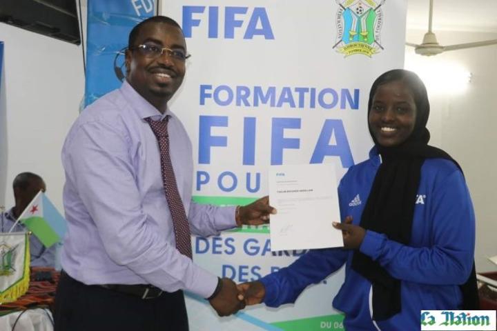 Le président de la FDF clôture le stage de formation consacré aux entraîneurs locaux de gardiens de but Le président de la FDF clôture le stage de formation consacré aux entraîneurs locaux de gardiens de but