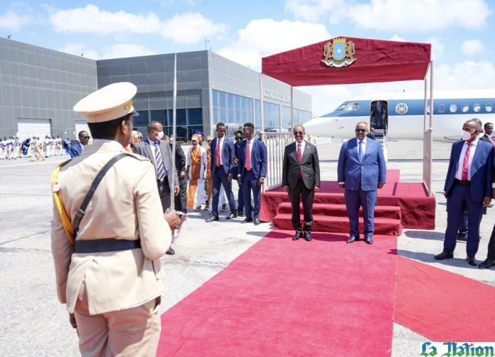 « Djibouti s’associe à la Somalie dans sa quête affichée de mettre définitivement hors d’état de nuire les terroristes d’Al Shabab », dixit le Président Guelleh « Djibouti s’associe à la Somalie dans sa quête affichée de mettre définitivement hors d’état de nuire les terroristes d’Al Shabab », dixit le Président Guelleh
