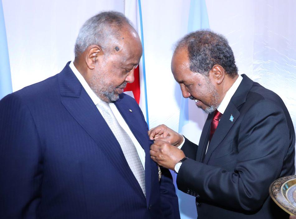 Le Président de la République, a regagné ce vendredi le pays à l’issue d’une visite officielle de 48 heures qu’il a effectué à Mogadiscio Le Président de la République, a regagné ce vendredi le pays à l’issue d’une visite officielle de 48 heures qu’il a effectué à Mogadiscio