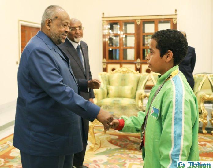 « Notre nation n’aura de cesse d’apporter tout l’appui et le soutien nécessaire à la victoire de nos sportifs dans les compétitions internationales » dixit le Président Guelleh « Notre nation n’aura de cesse d’apporter tout l’appui et le soutien nécessaire à la victoire de nos sportifs dans les compétitions internationales » dixit le Président Guelleh