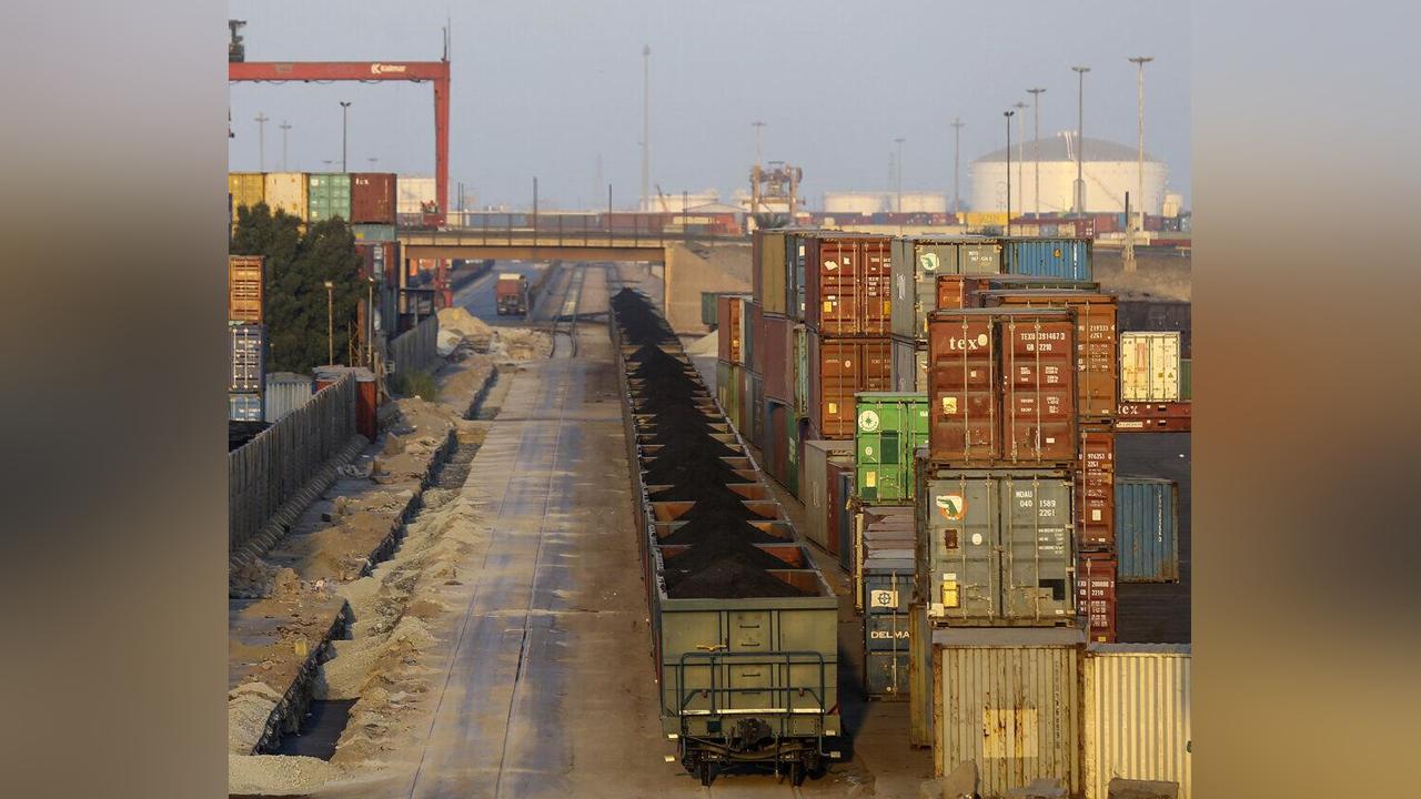 L'Iran et les pays d'Afrique de l'Ouest vont signer un contrat d'une valeur de 850 millions de dollars (ministre iranien de l’Industrie) L'Iran et les pays d'Afrique de l'Ouest vont signer un contrat d'une valeur de 850 millions de dollars (ministre iranien de l’Industrie)