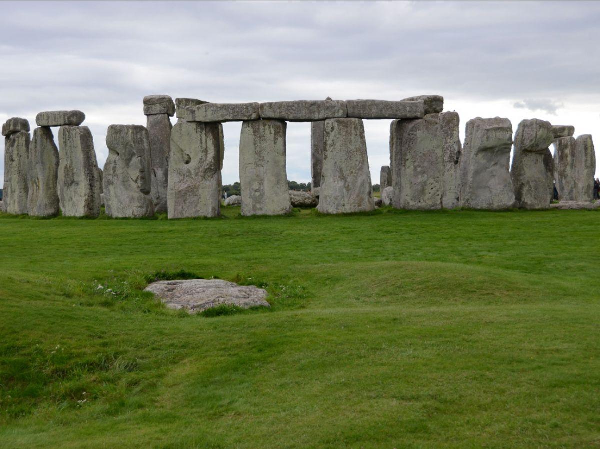 Stonehenge ne peut pas être un calendrier solaire, affirment deux experts Stonehenge ne peut pas être un calendrier solaire, affirment deux experts
