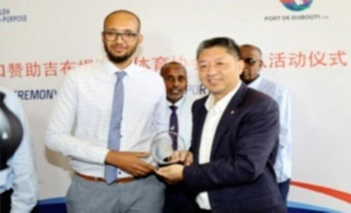 Cérémonie de remise de lots de matériels et d’équipements sportifs Cérémonie de remise de lots de matériels et d’équipements sportifs