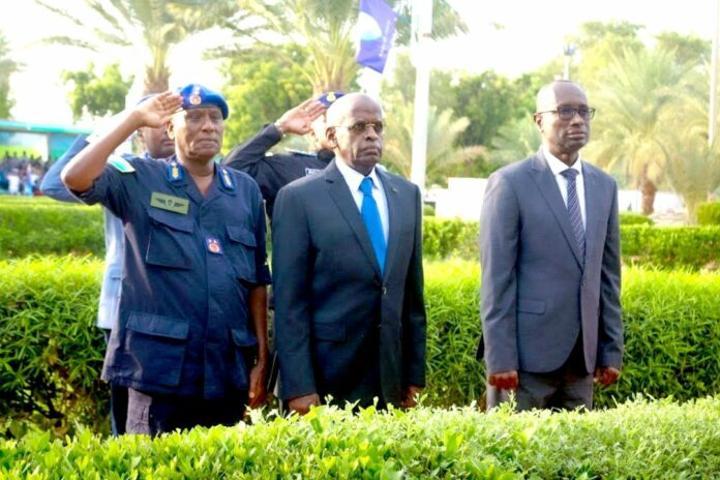 La Police Nationale célèbre le 46ème anniversaire de sa création à l’APIFA : Le Premier ministre Abdoulkader Kamil Mohamed a présidé jeudi le 46ème anniversaire de la création de la Police Nationale. La Police Nationale célèbre le 46ème anniversaire de sa création à l’APIFA : Le Premier ministre Abdoulkader Kamil Mohamed a présidé jeudi le 46ème anniversaire de la création de la Police Nationale.