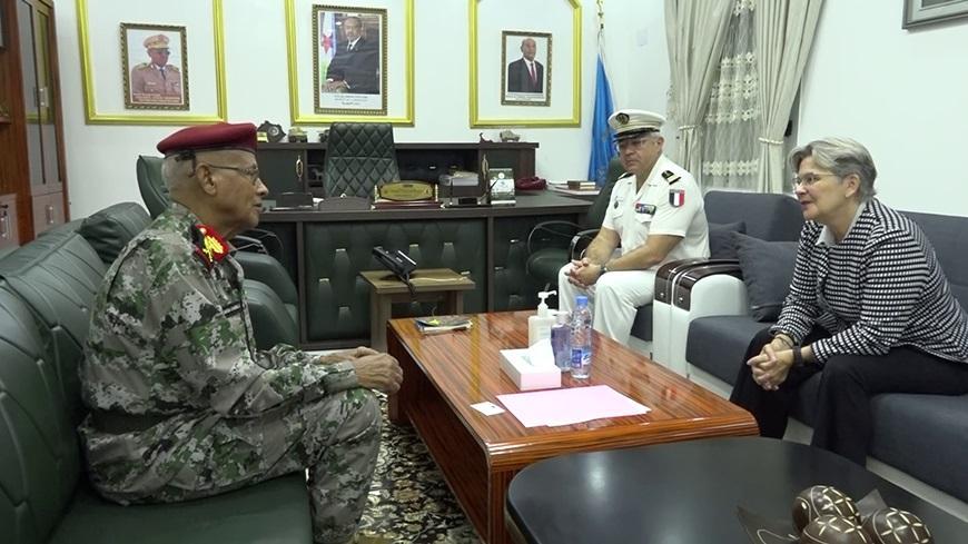 Le général de Corps d’Armée Zakaria Cheick Ibrahim reçoit l’ambassadrice de l'UE à Djibouti et auprès de l'IGAD Le général de Corps d’Armée Zakaria Cheick Ibrahim reçoit l’ambassadrice de l'UE à Djibouti et auprès de l'IGAD