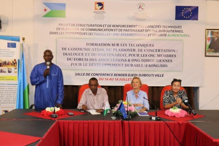 Clôture de l’atelier sur les techniques de communication, de concertation de dialogue et de partenariat Clôture de l’atelier sur les techniques de communication, de concertation de dialogue et de partenariat