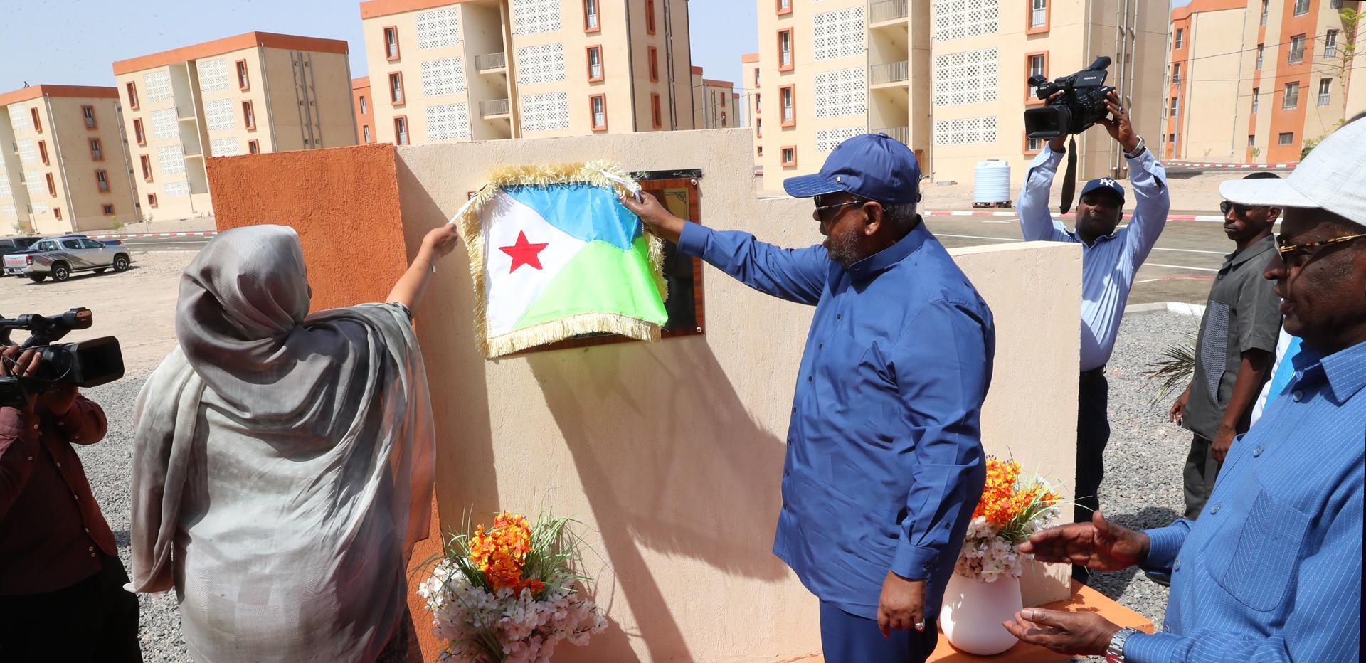 Projet de construction de logements sociaux au PK13 : Le chef de l'Etat inaugure un premier lot de 440 nouveaux logements Projet de construction de logements sociaux au PK13 : Le chef de l'Etat inaugure un premier lot de 440 nouveaux logements