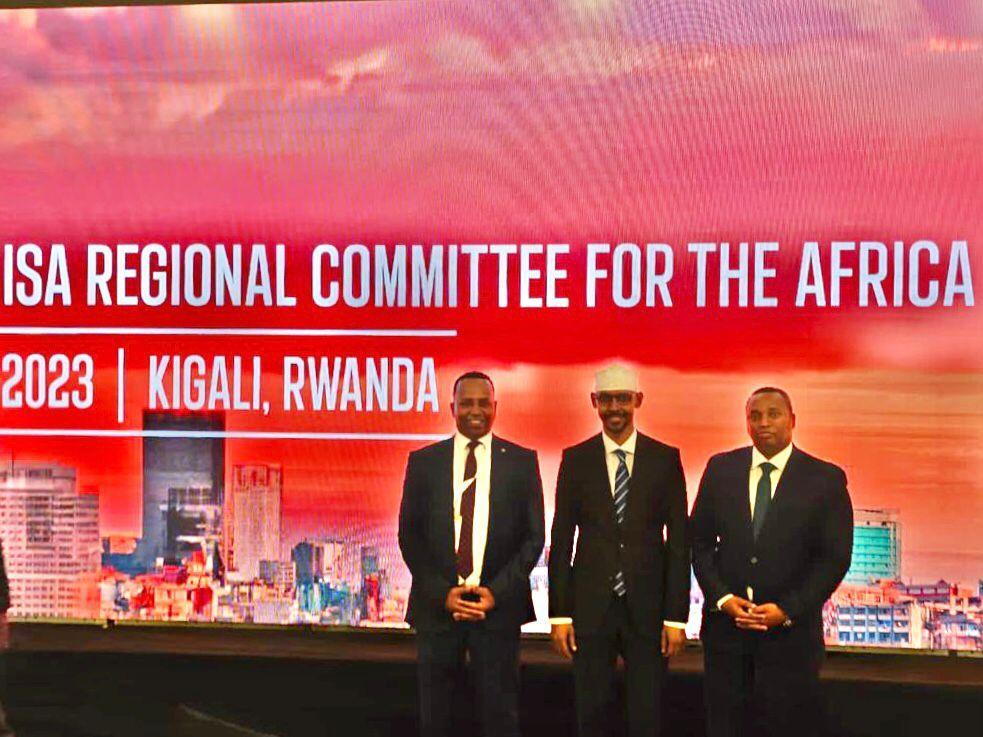 Le ministre de l'énergie s'entretient avec ses homologues somalien et éthiopien lors de la 5ème réunion régionale de l'Alliance Solaire Internationale (ISA) à Kigali Le ministre de l'énergie s'entretient avec ses homologues somalien et éthiopien lors de la 5ème réunion régionale de l'Alliance Solaire Internationale (ISA) à Kigali
