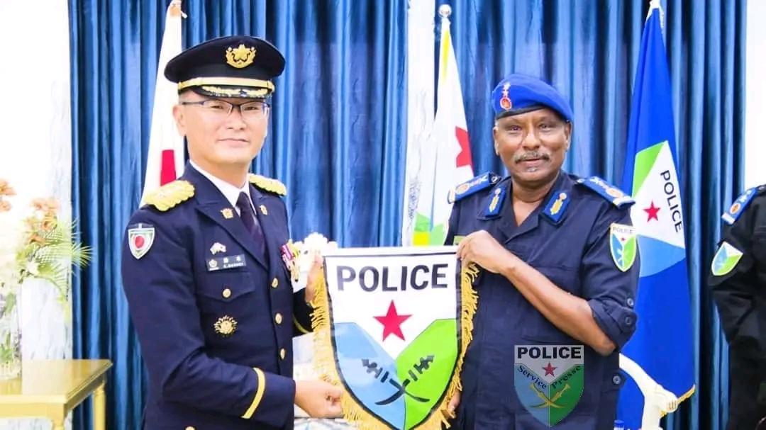 Le directeur général de la Police nationale reçoit le colonel Suzuki Kosuke Le directeur général de la Police nationale reçoit le colonel Suzuki Kosuke