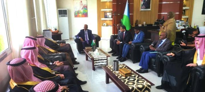 Le chef de la diplomatie djiboutienne reçoit le ministre des Transports saoudien Le chef de la diplomatie djiboutienne reçoit le ministre des Transports saoudien