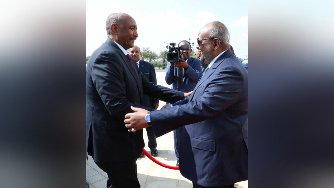 « Djibouti réitère sa volonté de concéder la priorité de sa présidence tournante de l’IGAD au règlement de la crise soudanaise » Dixit le Président Ismaïl Omar Guelleh « Djibouti réitère sa volonté de concéder la priorité de sa présidence tournante de l’IGAD au règlement de la crise soudanaise » Dixit le Président Ismaïl Omar Guelleh