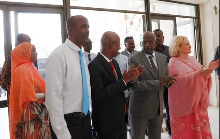 Le Premier ministre préside la cérémonie de lancement de la semaine nationale de lutte contre le VIH/SIDA Le Premier ministre préside la cérémonie de lancement de la semaine nationale de lutte contre le VIH/SIDA