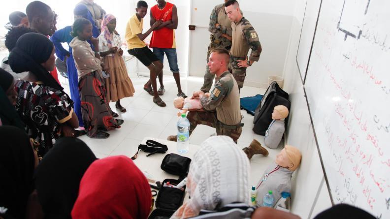 FFDj : Patrouille nomade franco-djiboutienne et soutien aux populations FFDj : Patrouille nomade franco-djiboutienne et soutien aux populations