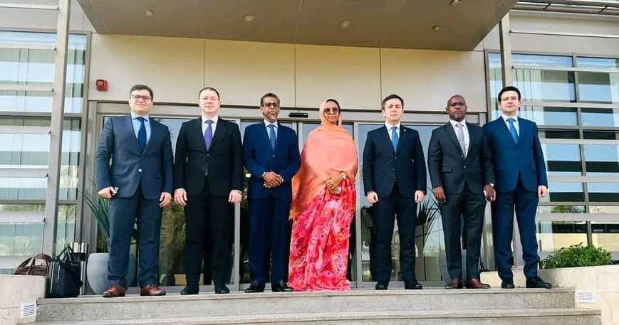 Les membres du groupe parlementaire d'amitié Djibouti-Azerbaidjan reçoit une délégation conduite par le vice-ministre Azerbaïdjanais des Affaires étrangères Les membres du groupe parlementaire d'amitié Djibouti-Azerbaidjan reçoit une délégation conduite par le vice-ministre Azerbaïdjanais des Affaires étrangères