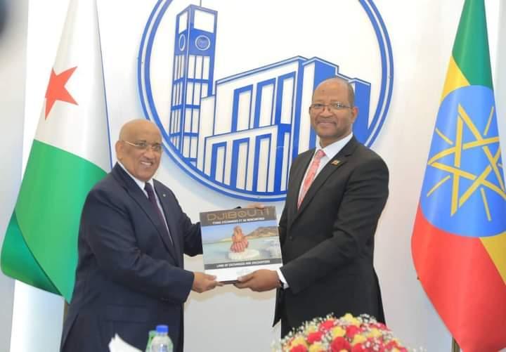 Visite de travail de DMD en Ethiopie : Le président du parlement djiboutien reçu à Addis-Abeba par son homologue éthiopien Visite de travail de DMD en Ethiopie : Le président du parlement djiboutien reçu à Addis-Abeba par son homologue éthiopien