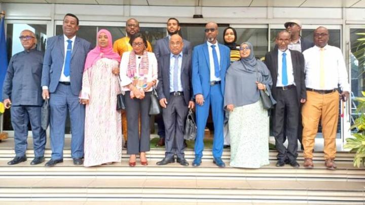 Coopération décentralisée : Les régions de Djibouti et la commune de Dshang (Cameroun) s’accordent sur la nécessité d’une coopération partenariale Coopération décentralisée : Les régions de Djibouti et la commune de Dshang (Cameroun) s’accordent sur la nécessité d’une coopération partenariale