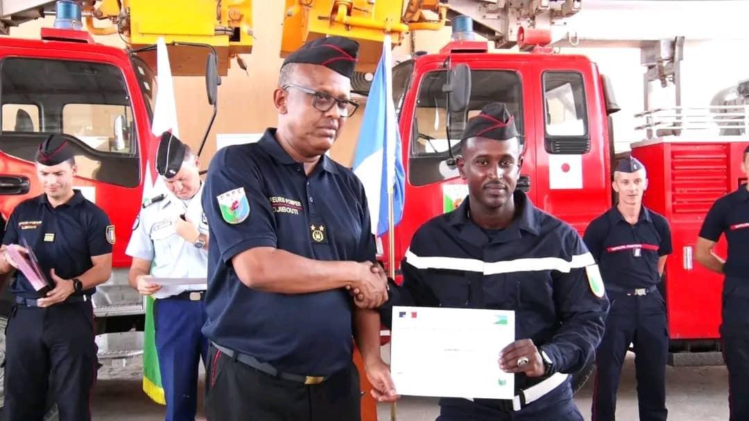 Le directeur général de la Protection civile préside la cérémonie de clôture d’une formation au profiit d'une vingtaine de sapeurs-pompiers Le directeur général de la Protection civile préside la cérémonie de clôture d’une formation au profiit d'une vingtaine de sapeurs-pompiers