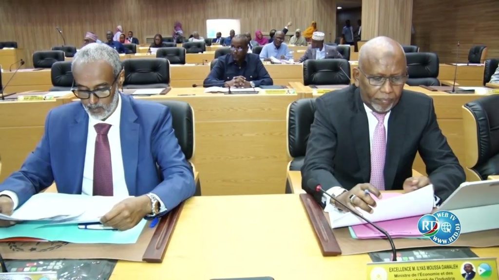 Questions des parlementaires / réponses des membres du gouvernement