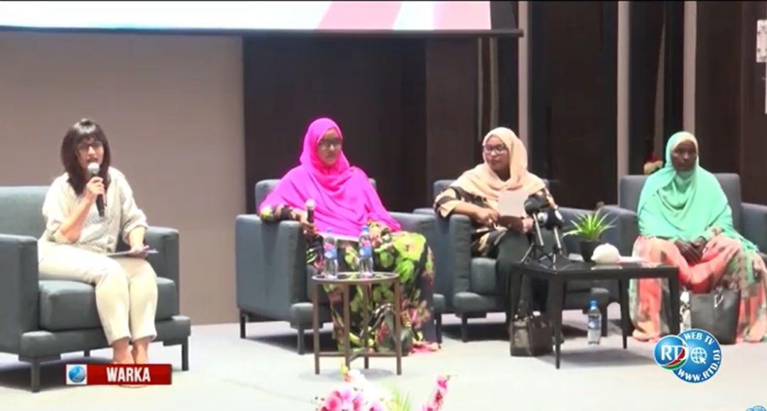 Lancement des travaux d’une conférence sur le rôle essentiel des femmes dans la promotion de la paix Lancement des travaux d’une conférence sur le rôle essentiel des femmes dans la promotion de la paix