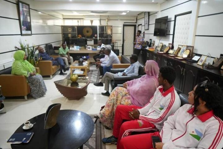 Le secrétaire d’État chargé des sports reçoit le nouveau président de la fédération djiboutienne de natation Le secrétaire d’État chargé des sports reçoit le nouveau président de la fédération djiboutienne de natation