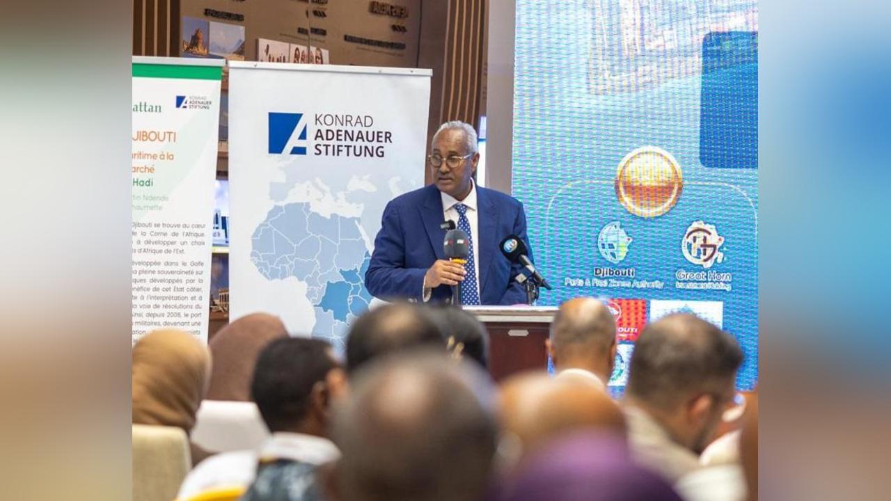 Lancement à Djibouti de l’ouvrage intitulé « Le port de Djibouti, de l’insécurité maritime à la logique de marché », écrit par M. Ali Miganeh Hadi, docteur en droit maritime Lancement à Djibouti de l’ouvrage intitulé « Le port de Djibouti, de l’insécurité maritime à la logique de marché », écrit par M. Ali Miganeh Hadi, docteur en droit maritime