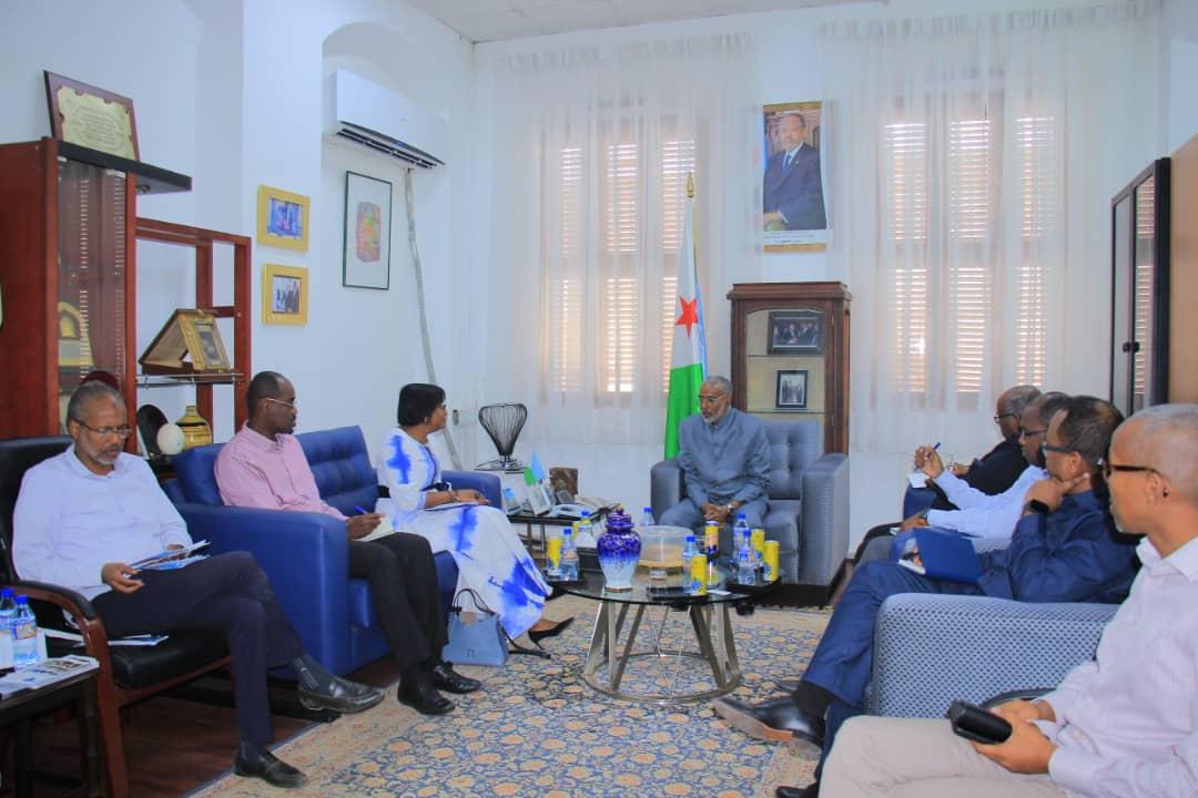 Le ministre Ali Hassan Bahdon reçoit la représentante résidente du Programme des Nations Unies pour le Développement (PNUD) Le ministre Ali Hassan Bahdon reçoit la représentante résidente du Programme des Nations Unies pour le Développement (PNUD)