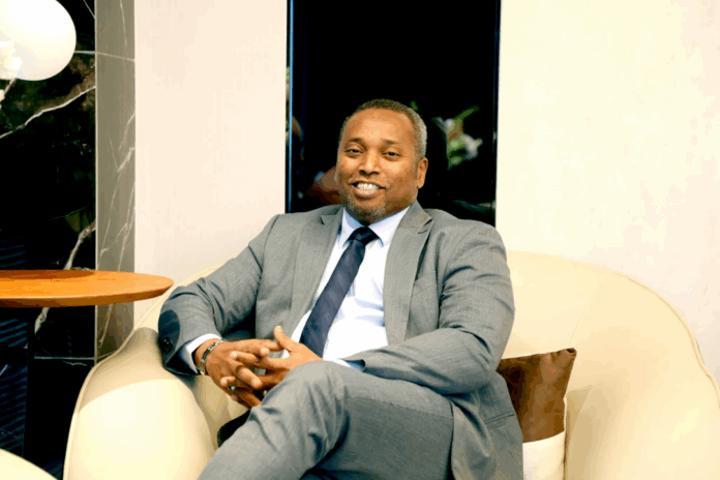 Décrypter, Analyser et Éclairer les Thèmes Principaux Décrypter, Analyser et Éclairer les Thèmes Principaux