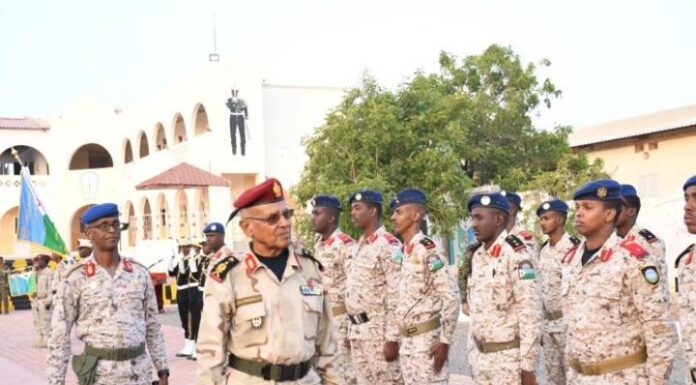 Visite du Chef d’État-Major à l’Académie d’Arta Visite du Chef d'État-Major à l'Académie d'Arta