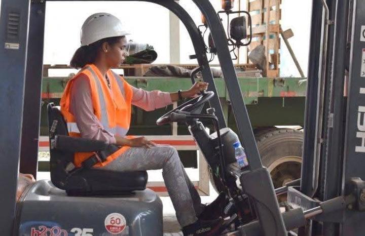 Ministère de l'Éducation: Formations pour l'Emploi Jeunes Ministère de l'Éducation: Formations pour l'Emploi Jeunes