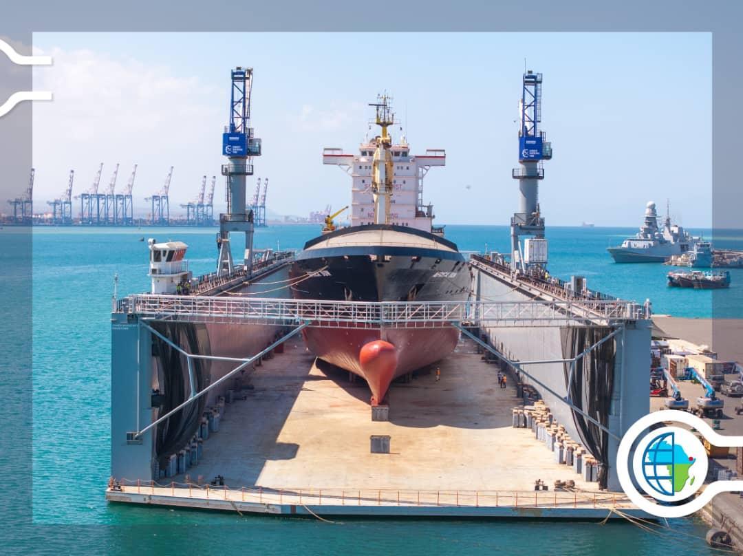 M/V Africa Remis à l'Eau Après Travaux de Rénovation M/V Africa Remis à l'Eau Après Travaux de Rénovation