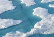 Poussière cosmique et l’ancienne banquise révélée Poussière cosmique et l'ancienne banquise révélée