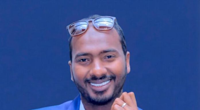 Houssein Mohamed: Ascension d’un Stratège en Communication Houssein Mohamed: Ascension d'un Stratège en Communication