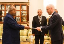 Guelleh Accueille Cinq Nouveaux Ambassadeurs à Djibouti Guelleh Accueille Cinq Nouveaux Ambassadeurs à Djibouti