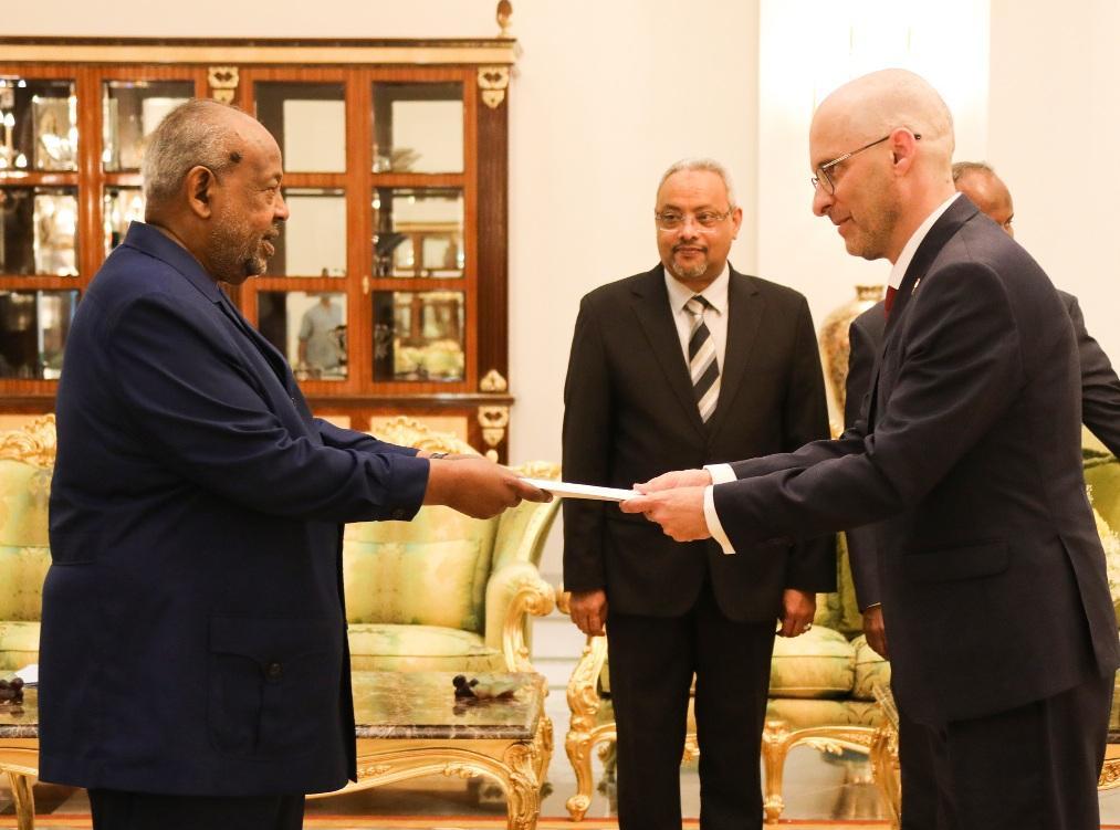 Guelleh Accueille Cinq Nouveaux Ambassadeurs à Djibouti Guelleh Accueille Cinq Nouveaux Ambassadeurs à Djibouti