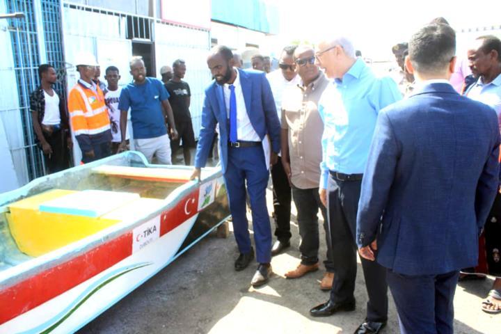 TIKA Établit Atelier Local Pour Fabrication Bateaux TIKA Établit Atelier Local Pour Fabrication Bateaux