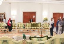 Guelleh Reçoit Rapport Annuel 2022-2023 de la Cour Guelleh Reçoit Rapport Annuel 2022-2023 de la Cour