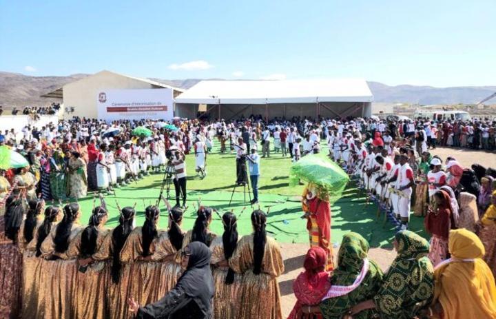 Yoboki Renoue avec ses Traditions lors de l'Intronisation Yoboki Renoue avec ses Traditions lors de l'Intronisation