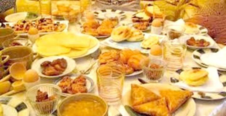 Mois Béni Du Ramadan: Jeûne Ou Surconsommation Mois Béni Du Ramadan: Jeûne Ou Surconsommation