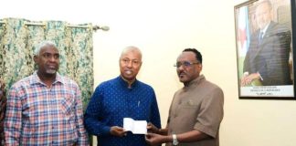 Arta: Directeur de Campagne IOG Retire Sa Carte Électeur Arta: Directeur de Campagne IOG Retire Sa Carte Électeur