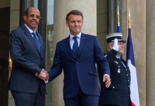 Chef de l’UA Reçu à l’Elysée par Macron Chef de l'UA Reçu à l'Elysée par Macron