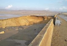 انهيار الدائري الإقليمي نتيجة الأمطار يفضح فساد مشروعات الجيش سد النهضة