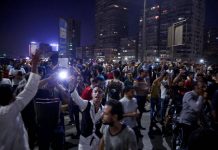 محامون يروون تجاربهم مع معتقلي انتفاضة سبتمبر تظاهرت احتجاجات مسيرات