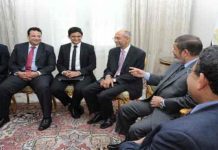 الساعون للعودة بعد توقف عاصفة الاتحادية