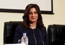 وزيرة تشكر الكويت على اهتمامها بهذا المريض