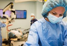 مستشفى رفض استقبالها… تفاصيل ولادة توأم من أم مصابة بالإيدز