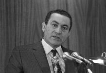 أحمد عناني: مبارك وضع مصر على الطريق الصحيح