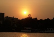 حادث سير يودي بحياة 18 مصري بمحافظة الجيزة