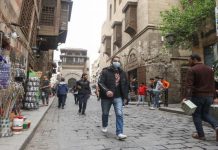 مصر: 10 آلاف طبيب ومواطن يتطوعون للحدّ من انتشار كورونا
