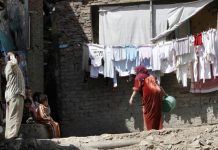 كورونا مصر… العزلة المنزلية “رفاهية” للملايين