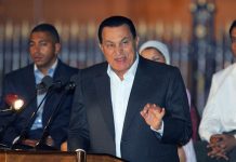 محامي مبارك يكشف مفاجأة بشأن أموال الرئيس